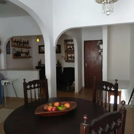 A Portuguesa בית הארחה לאגוּ‏ש